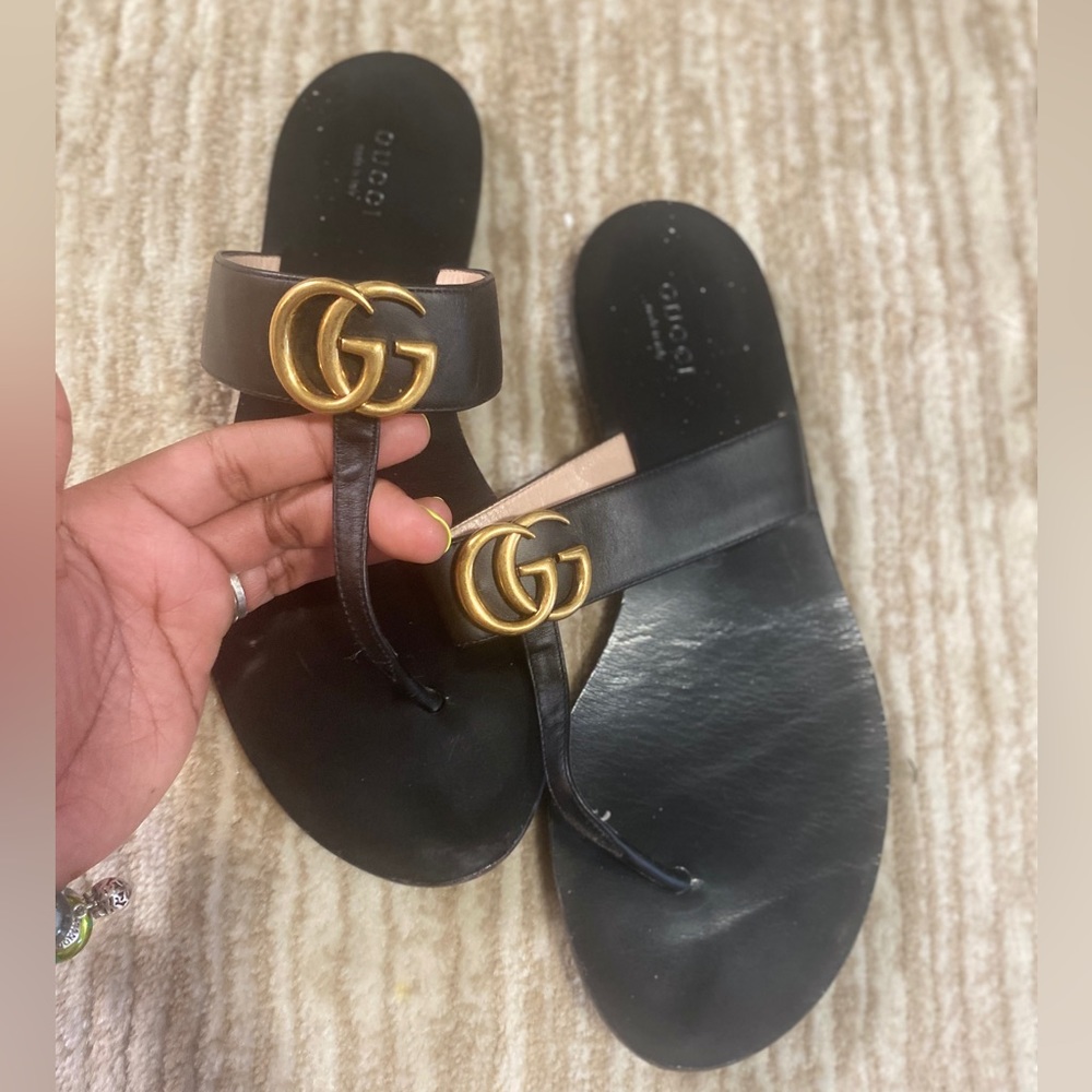 Gucci Mormont Leather Thong Sandals. Size 9